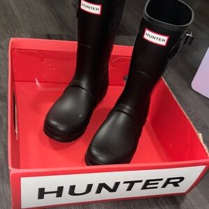 Hunter Classic Black Boots | 8.5 NWOT - damage box